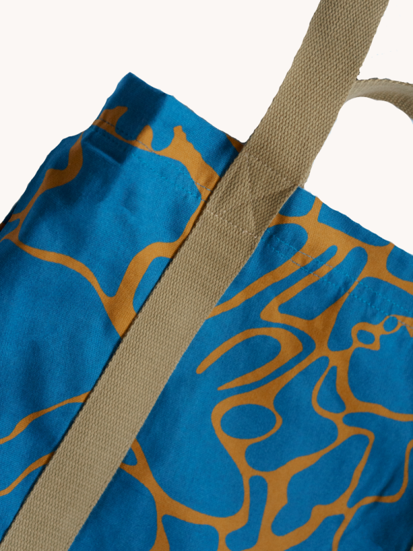 Pangolin print tote bag - Image 2
